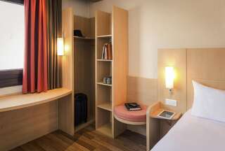 Отель Ibis Sofia Airport Hotel София Стандартный двухместный номер с 1 кроватью-8