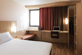 Отель Ibis Sofia Airport Hotel София Стандартный двухместный номер с 1 кроватью-9