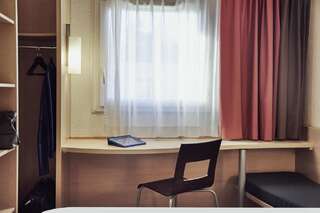Отель Ibis Sofia Airport Hotel София Стандартный двухместный номер с 2 отдельными кроватями-6