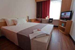 Отель Ibis Sofia Airport Hotel София Стандартный двухместный номер с 1 кроватью-15
