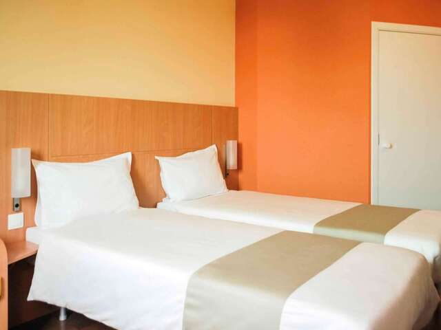 Отель Ibis Sofia Airport Hotel София-38